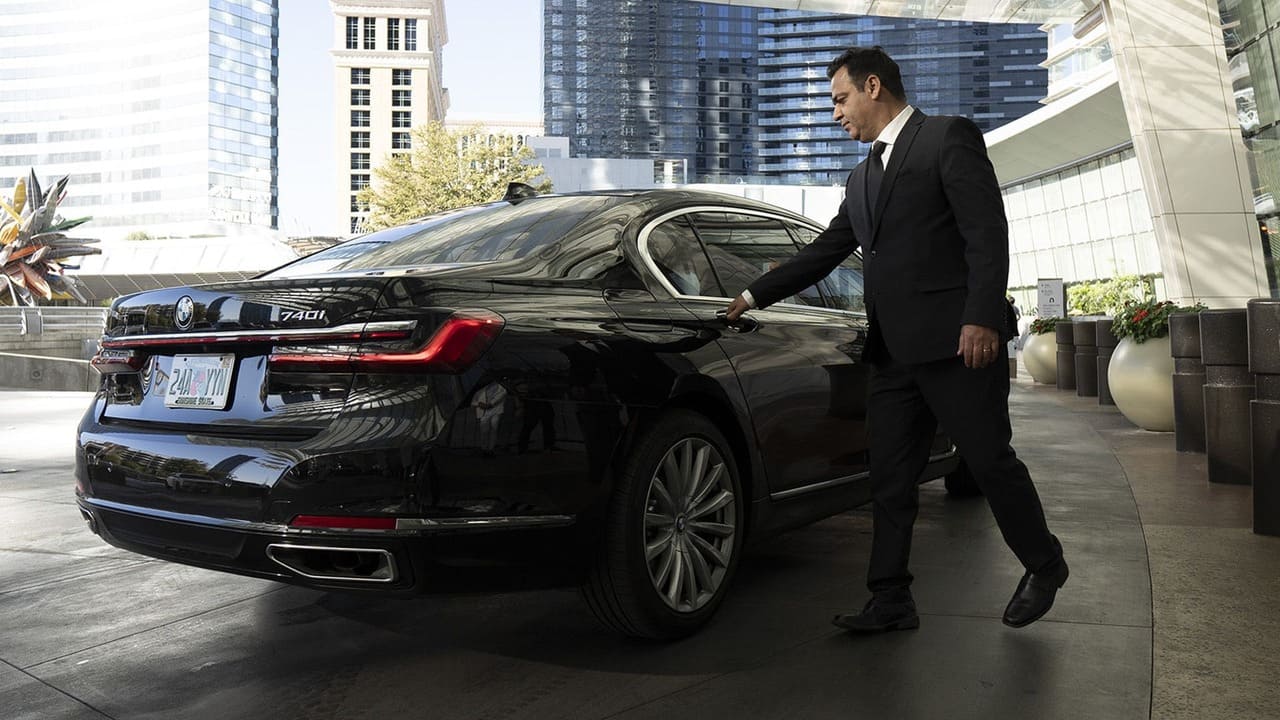 Step Into Luxury with a Professionally Driven Miami Limousine