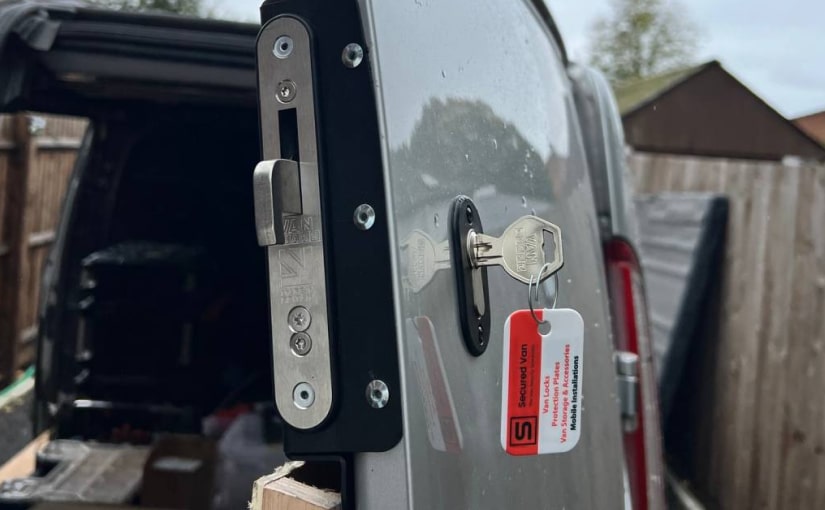 Come funziona la UFO chiusura di sicurezza per furgoni
